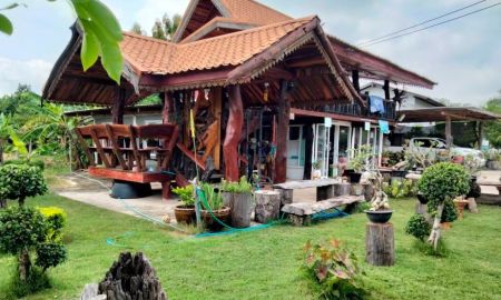 ขายบ้าน - ขายบ้านพร้อมที่ดิน บ้านเรือนไทยประยุกต์ ฝ้าสักทอง ฝาไม้แดง เสาไม้ 24 ต้น