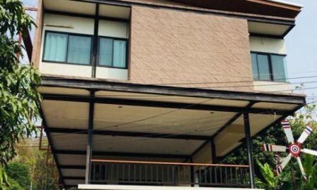 อาคารพาณิชย์ / สำนักงาน - ให้เช่าอาคารสำนักงาน 3 ชั้น 1,000 ตรม. ใกล้ถนนสุขุมวิท ใกล้เซนทรัลศรีราชา ชลบุรี